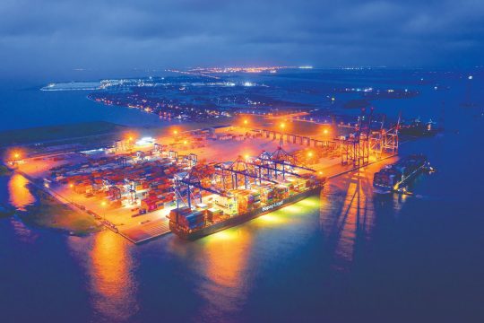 820-lung-linh-cang-bien-trongluan-compressed